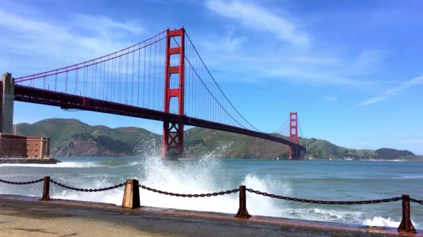 Most Golden Gate Jak Vidět Baker Beach Při Západu Slunce — Stock video