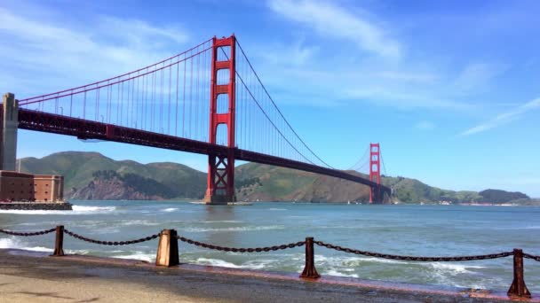 Most Golden Gate Jak Vidět Baker Beach Při Západu Slunce — Stock video