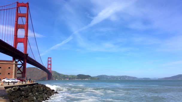 Most Golden Gate Jak Vidět Baker Beach Při Západu Slunce — Stock video