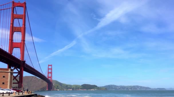 Γέφυρα Golden Gate Όπως Φαίνεται Από Baker Beach Στο Ηλιοβασίλεμα — Αρχείο Βίντεο