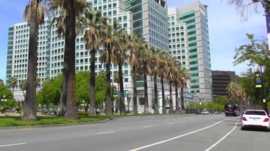 SAN JOSE, CALIFORNIA, ABD - 15 Nisan 2017: Adobe Systems genel merkezi San Jose şehir merkezindeki Park Avenue