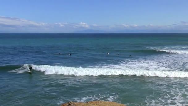 Oidentifierade Surfare Vid Santa Cruz Pleasure Point Norra Monterey Bay — Stockvideo