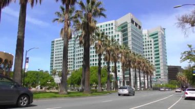 SAN JOSE, CALIFORNIA, ABD - 15 Nisan 2017: Adobe Systems genel merkezi San Jose şehir merkezindeki Park Avenue