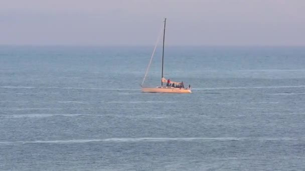 Navegando Iate Oceano Pacífico Como Visto Partir Santa Cruz Beach — Vídeo de Stock