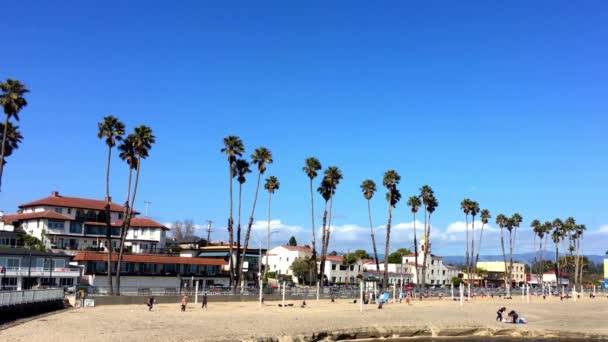 世界的に有名なサーフスポット カリフォルニア州サンタクルス郡のモントレー湾北部にあるSanta Cruz Beach Boardwalk — ストック動画