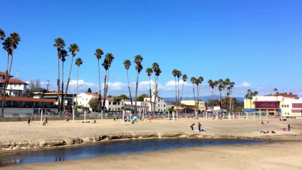 世界的に有名なサーフスポット カリフォルニア州サンタクルス郡のモントレー湾北部にあるSanta Cruz Beach Boardwalk — ストック動画