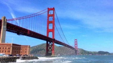 Golden Gate Köprüsü, San Francisco, California, 4K görüntü, yaklaşık Nisan 2017