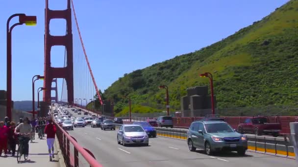 Circulation Sur Pont Suspendu Qui Enjambe Golden Gate Détroit Mille — Video