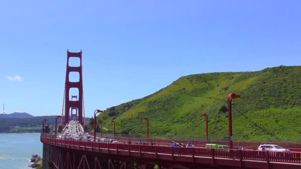 Verkehr Auf Der Hängebrücke Über Das Golden Gate Die Eine — Stockvideo