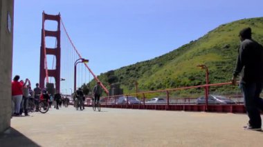 Golden Gate Köprüsü 'nde trafik, San Francisco, California, ABD.