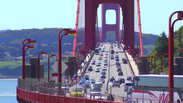 Trafiken Golden Gate Bridge San Francisco Kalifornien Usa Cirka April — Stockvideo