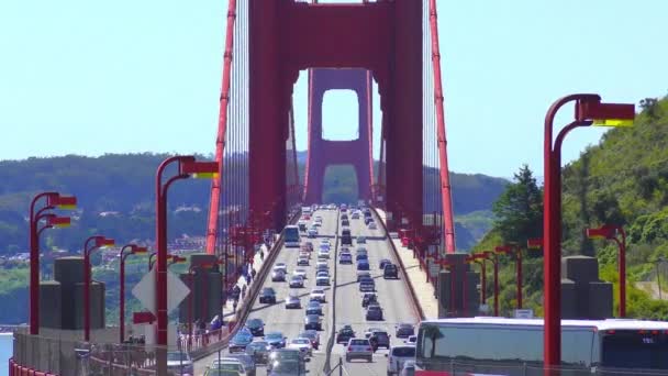 Trafiken Golden Gate Bridge San Francisco Kalifornien Usa Cirka April — Stockvideo