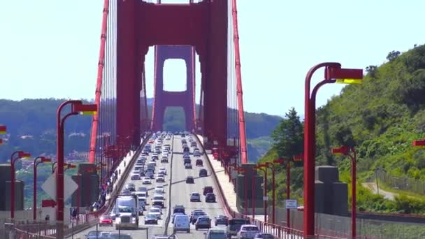 Trafiken Golden Gate Bridge San Francisco Kalifornien Usa Cirka April — Stockvideo