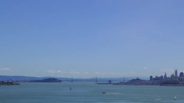 Golden Gate Köprüsü 'nün panoramik manzarası Chrissy, California, ABD' de görüldü.