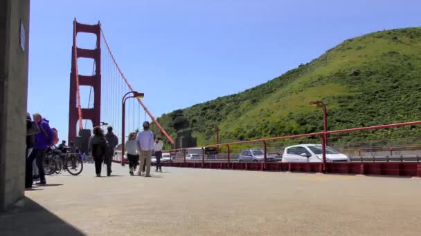 Personas Identificadas Tráfico Puente Golden Gate San Francisco California Alrededor — Vídeo de stock