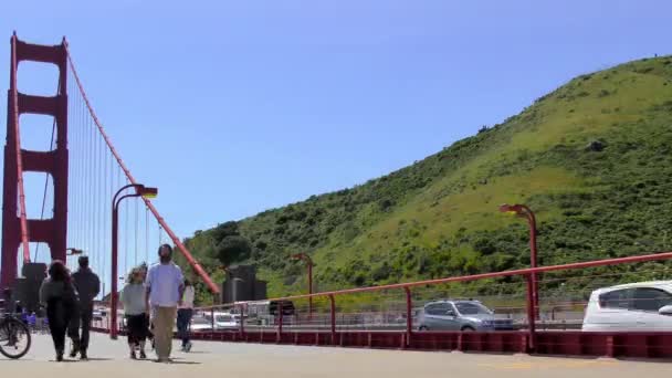 Kimliği Belirsiz Insanlar Golden Gate Köprüsü Trafiği San Francisco California — Stok video