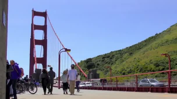 Persone Non Identificate Traffico Sul Golden Gate Bridge San Francisco — Video Stock