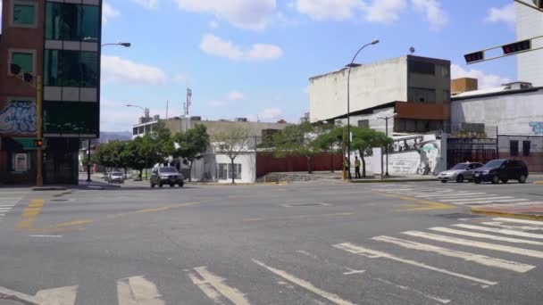 Unidentified People Street Traffic Chacao District Caracas Capital Venezuela — Stock Video