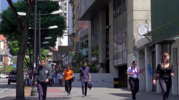 Niezidentyfikowani Ludzie Ruch Uliczny Dzielnicy Chacao Caracas Stolicy Wenezueli — Wideo stockowe