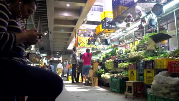 Neidentifikovaní Lidé Trhu Mercado Municipal Chacao Okrese Chacao Caracasu Hlavním — Stock video