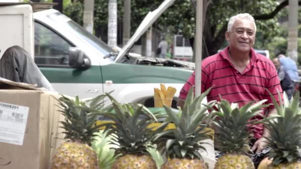 Unidentified Man Selling Fruits Barrio Triste District Medellin Colombia Circa — Stock Video