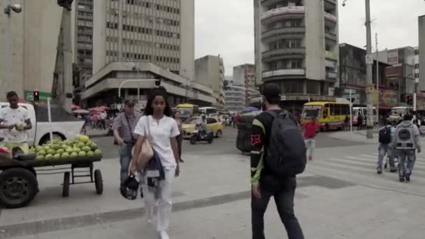 Oidentifierade Personer Vid Parque Berrio Berrio Park Medellin Colombia Cirka — Stockvideo