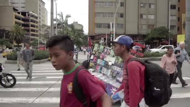 Kimliği Belirsiz Insanlar Medellin Kolombiya Daki Avenida Doğu Bulvarı Nda — Stok video