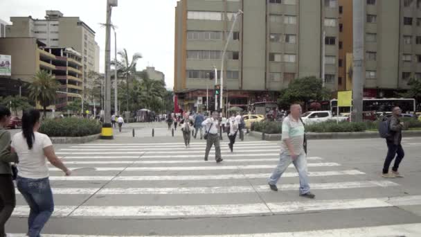 Unbekannte Auf Der Avenida Oriental Orientalische Allee Medellin Kolumbien April — Stockvideo