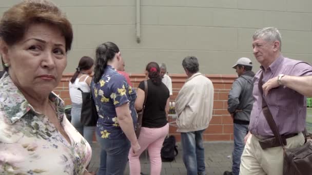 Neidentifikovaní Lidé Avenida Oriental Oriental Avenue Medellinu Kolumbie Kolem Dubna — Stock video