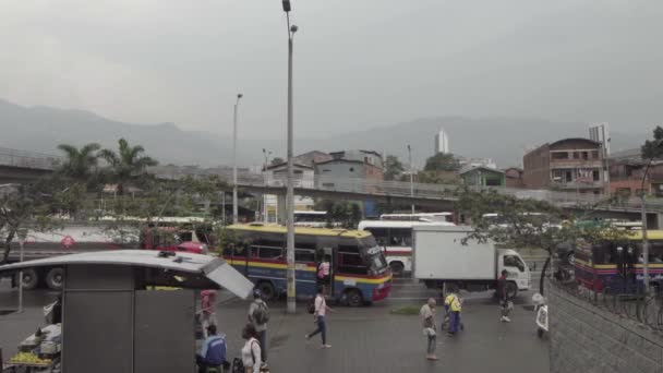 Tráfico Por Carretera Plaza Minorista Medellín Colombia Alrededor Abril 2019 — Vídeos de Stock