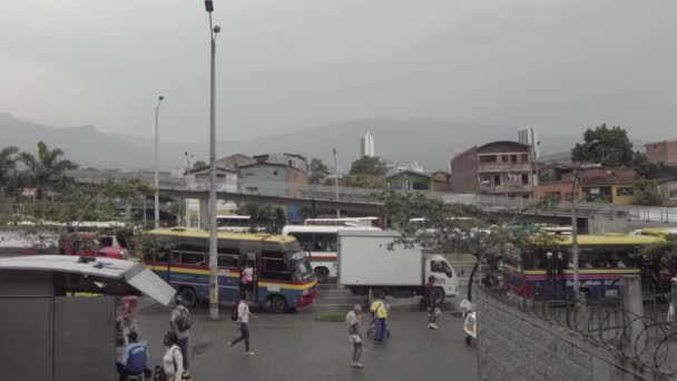 Silniční Doprava Náměstí Plaza Minorista Medellinu Kolumbie Přibližně Duben 2019 — Stock video