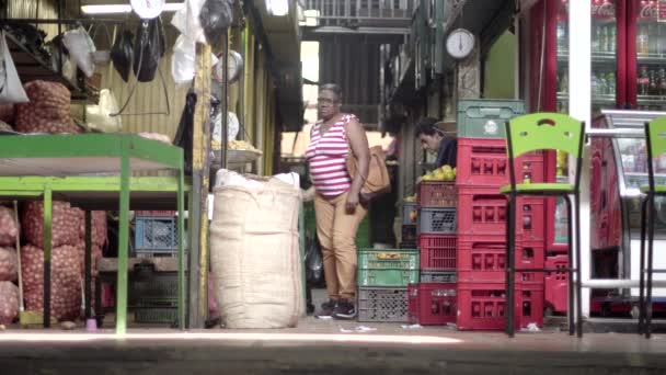 Persone Non Identificate Mercato Agricolo Plaza Minorista Piazza Minorista Medellin — Video Stock