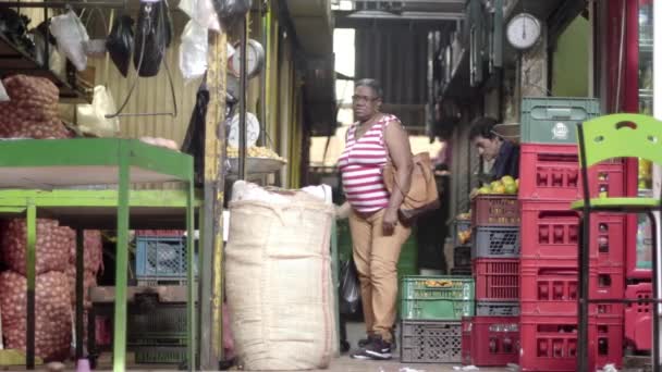 Pessoas Não Identificadas Mercado Agricultores Plaza Minorista Praça Minorista Medellín — Vídeo de Stock