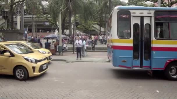Tráfico Urbano Parque Berrio Medellín Colombia Alrededor Abril 2019 — Vídeos de Stock