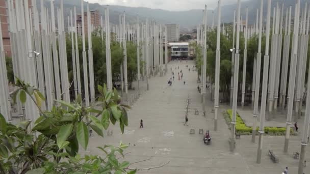 Ongeïdentificeerde Personen Het Parque Las Luces Medellin Colombia Circa April — Stockvideo