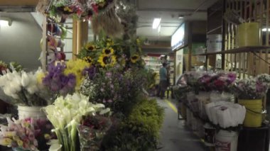 Medellin, Kolombiya 'daki Placita de Florez çiçek pazarı, 2019 Nisan ayı civarı.