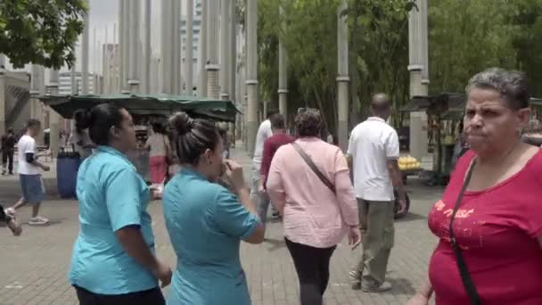 Unbekannte Personen Parque Las Luces Park Der Lichter Medellin Kolumbien — Stockvideo