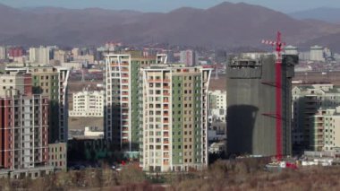 Zaisan Anıtı 'ndan Moğolistan' ın başkenti Ulaanbaatar manzarası, yaklaşık Mart 2019
