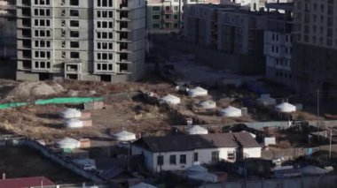 Zaisan Anıtı 'ndan Moğolistan' ın başkenti Ulaanbaatar manzarası, yaklaşık Mart 2019