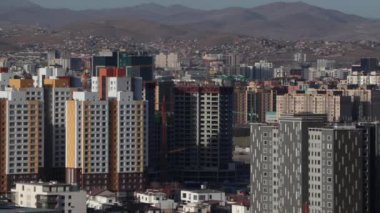 Zaisan Anıtı 'ndan Moğolistan' ın başkenti Ulaanbaatar manzarası, yaklaşık Mart 2019