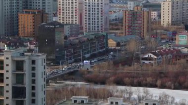 Zaisan Anıtı 'ndan Moğolistan' ın başkenti Ulaanbaatar manzarası, yaklaşık Mart 2019