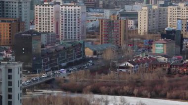 Zaisan Anıtı 'ndan Moğolistan' ın başkenti Ulaanbaatar manzarası, yaklaşık Mart 2019
