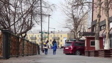 Moğolistan 'ın başkenti Ulaanbaatar' da sokak trafiği, yaklaşık Mart 2019