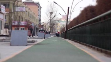 Moğolistan 'ın başkenti Ulaanbaatar' da sokak trafiği, yaklaşık Mart 2019