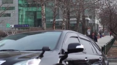 Moğolistan 'ın başkenti Ulaanbaatar' da sokak trafiği, yaklaşık Mart 2019