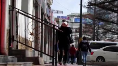 Moğolistan 'ın başkenti Ulaanbaatar' daki sokak sahnesi, yaklaşık Mart 2019.