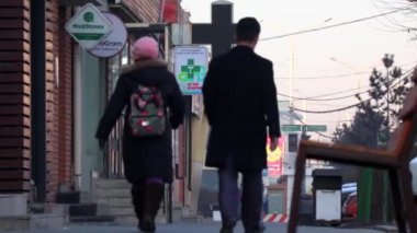 Mart 2019 dolaylarında, Moğolistan 'ın başkenti Ulaanbaatar' ın sokaklarında kimliği belirsiz insanlar görüldü.