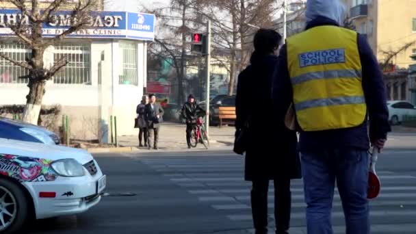 Personas Identificadas Calle Centro Ulán Bator Capital Mongolia Alrededor Marzo — Vídeo de stock