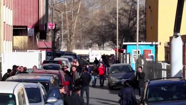 モンゴルの首都ウランバートルのストリートシーン2019年3月頃 — ストック動画