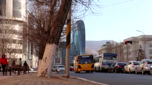 Straatverkeer Ulaanbaatar Hoofdstad Van Mongolië Circa Maart 2019 — Stockvideo